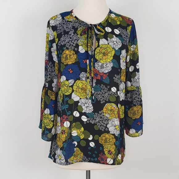 5/$12 Violet + Claire retro floral print bell sleeve top - Picture 6 of 11